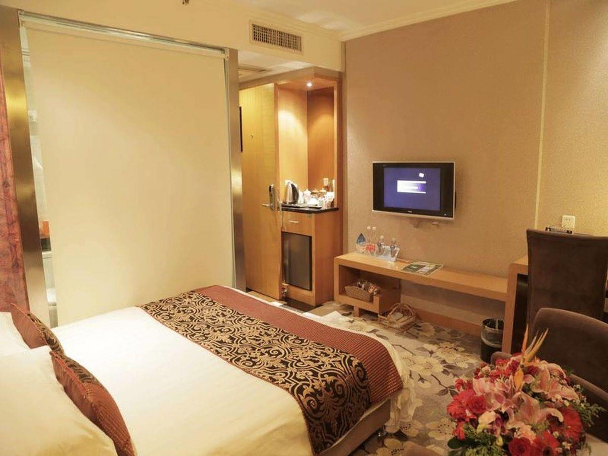 Yiwu Kasion Pushang Hotel Exterior photo